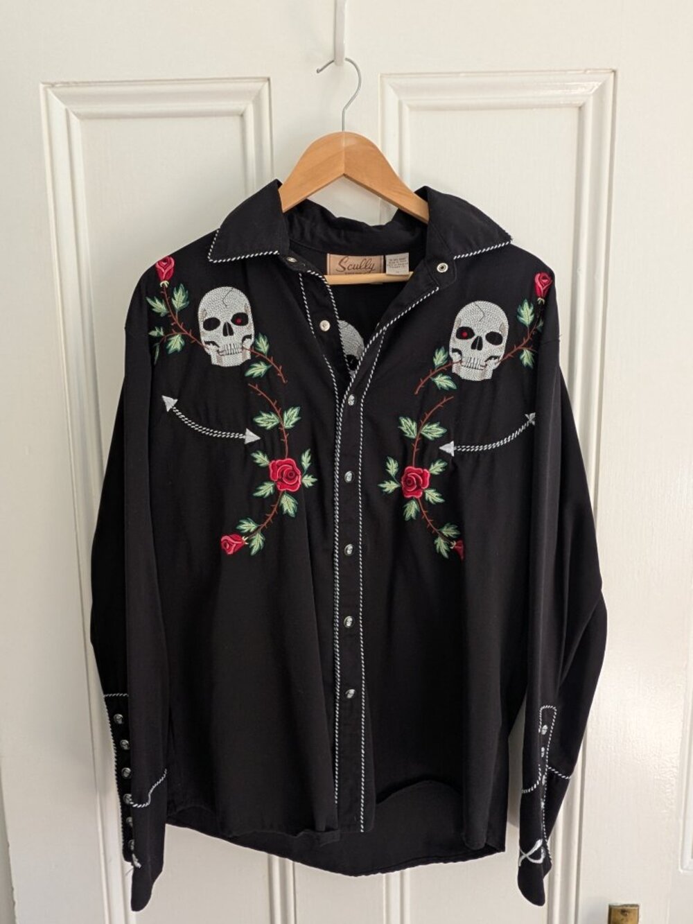 “Skull and Roses” Men’s Western Embroidered Shirt